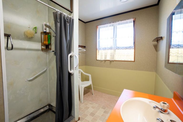 Photo of property in 43 Robertson Street, Gore, 9710