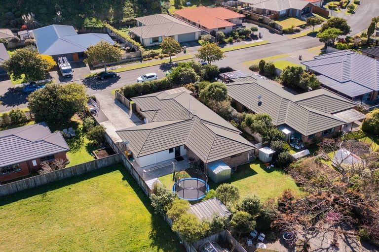 Photo of property in 3 Leanne Way, Waikanae Beach, Waikanae, 5036