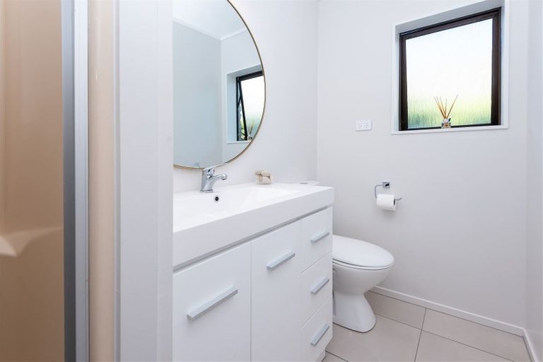 Photo of property in 2/230 Bucklands Beach Road, Bucklands Beach, Auckland, 2012