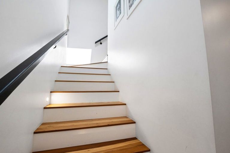 Photo of property in 121a Oceanview Road, Mount Maunganui, 3116