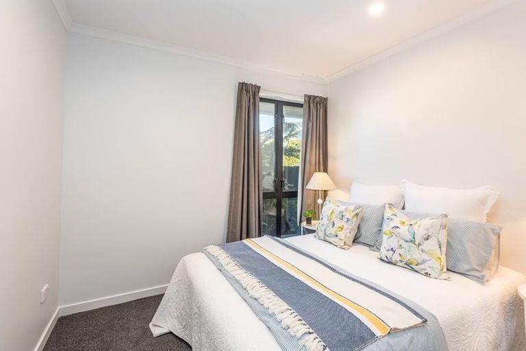 Photo of property in 1/2 Sarabande Avenue, Redwood, Christchurch, 8051