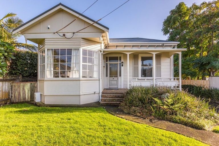 Photo of property in 1 Momona Road, Greenlane, Auckland, 1051