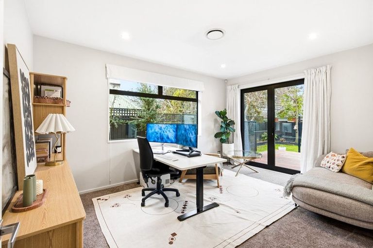 Photo of property in 205 Fifield Terrace, Opawa, Christchurch, 8023