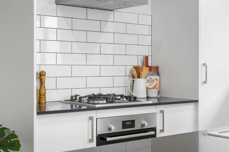 Photo of property in 31 Waruhia Crescent, Rototuna North, 3281