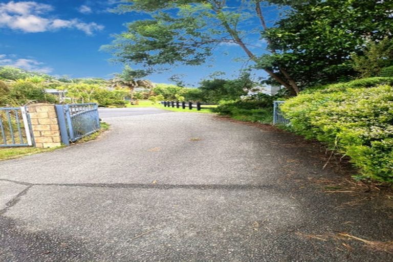 Photo of property in 5b Olwyn Place, Greenhithe, Auckland, 0632