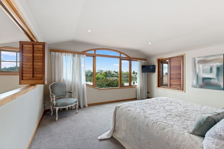 Photo of property in 64 Lake Crescent, Hamilton Lake, Hamilton, 3204