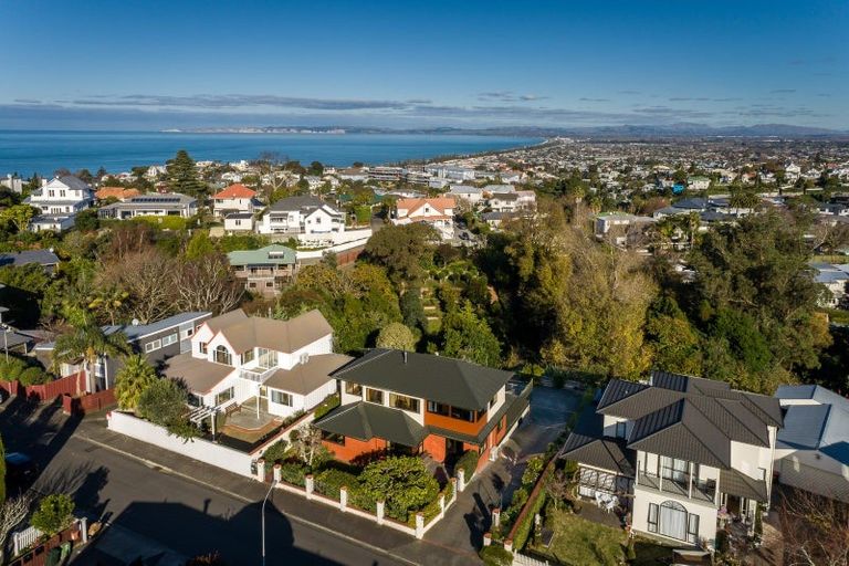 Photo of property in 123 Thompson Road, Bluff Hill, Napier, 4110