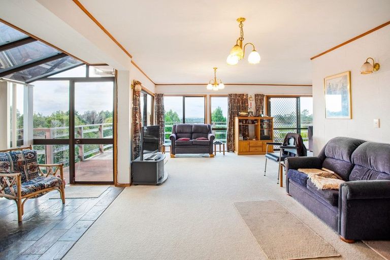 Photo of property in 1010 Scenic Drive North, Swanson, Auckland, 0816