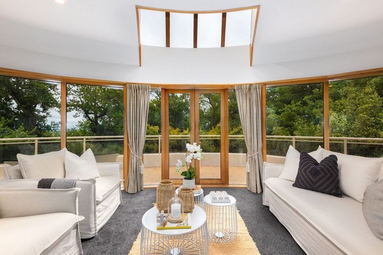 Photo of property in 32 Dyers Pass Road, Cashmere, Christchurch, 8022