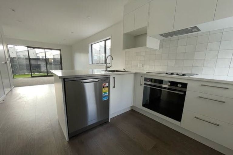 Photo of property in 27/28 Westgate Drive, Westgate, Auckland, 0614