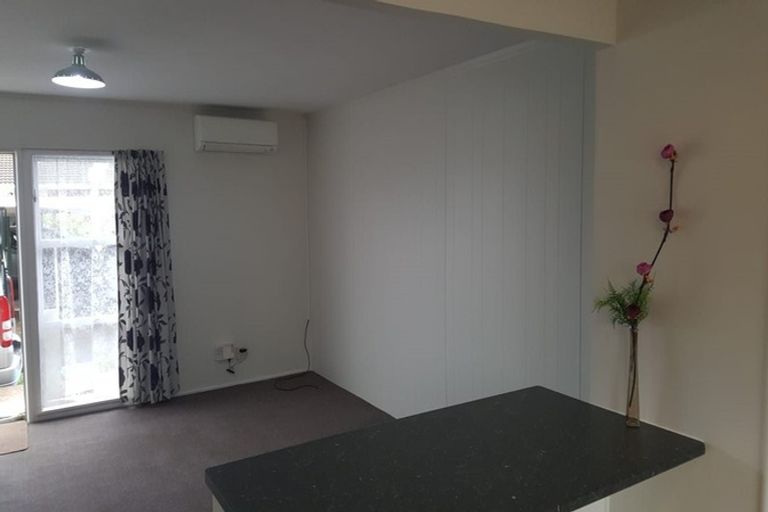 Photo of property in 2/113 Wallace Road, Papatoetoe, Auckland, 2025