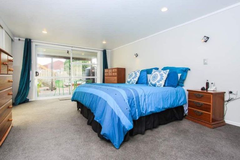 Photo of property in 8 Kay Drive, Blockhouse Bay, Auckland, 0600