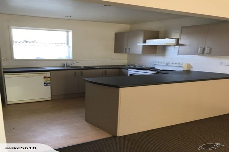 Photo of property in 2/14 Church Square, Addington, Christchurch, 8024