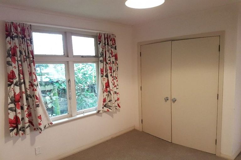 Photo of property in 25 Central Terrace, Kelburn, Wellington, 6012
