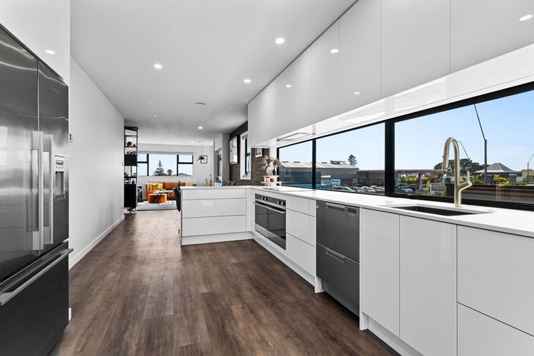 Photo of property in 482 Devon Street East, Strandon, New Plymouth, 4312