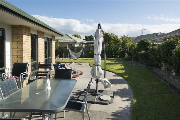 Photo of property in 3 Evergreen Glade, Papamoa Beach, Papamoa, 3118