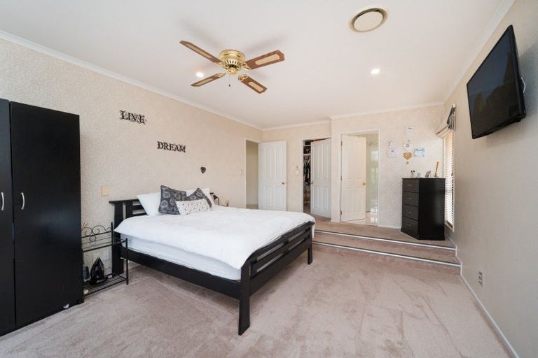 Photo of property in 54 Cashmere Drive, Fitzherbert, Palmerston North, 4410