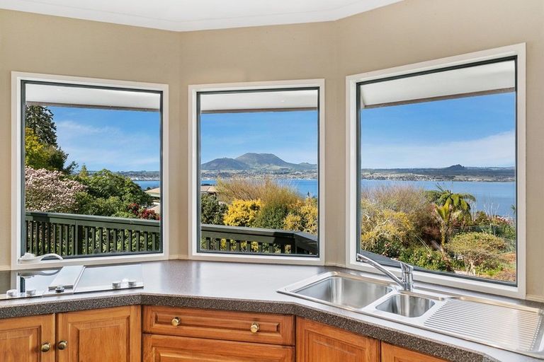 Photo of property in 43 Mapara Road, Acacia Bay, Taupo, 3385