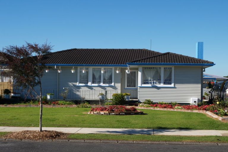 Photo of property in 30 Lavinia Crescent, Mangere East, Auckland, 2024