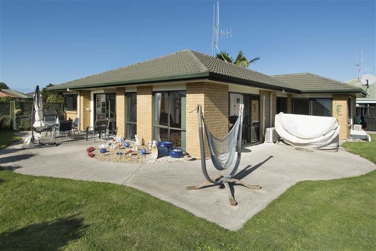 Photo of property in 3 Evergreen Glade, Papamoa Beach, Papamoa, 3118