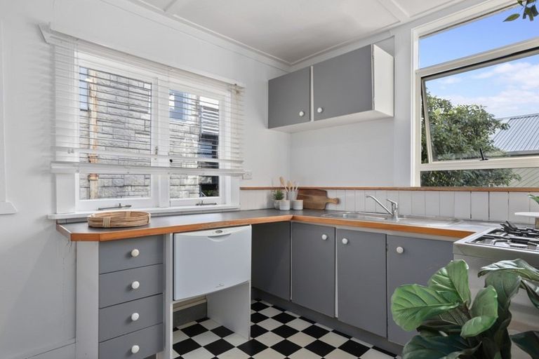 Photo of property in 14 King Edward Parade, Devonport, Auckland, 0624