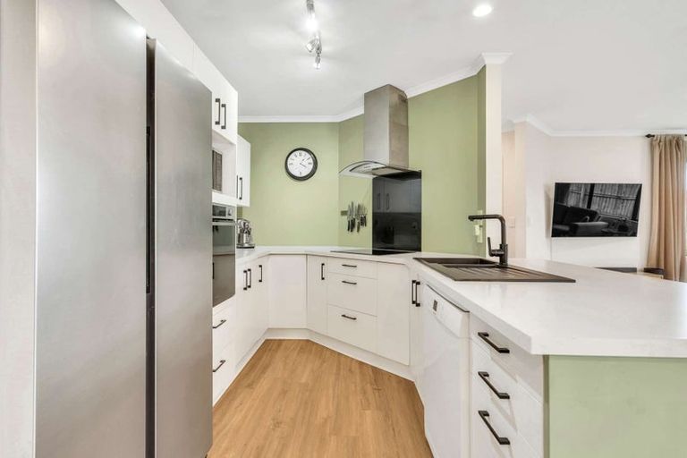 Photo of property in 30 Hoult Crescent, Monaco, Nelson, 7011