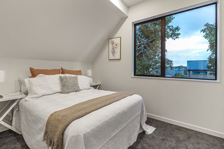Photo of property in 12a Range View Road, Mount Albert, Auckland, 1025
