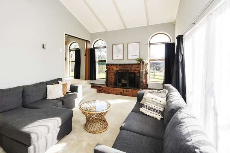 Photo of property in 16 Shakespeare Road, Waiuku, 2681