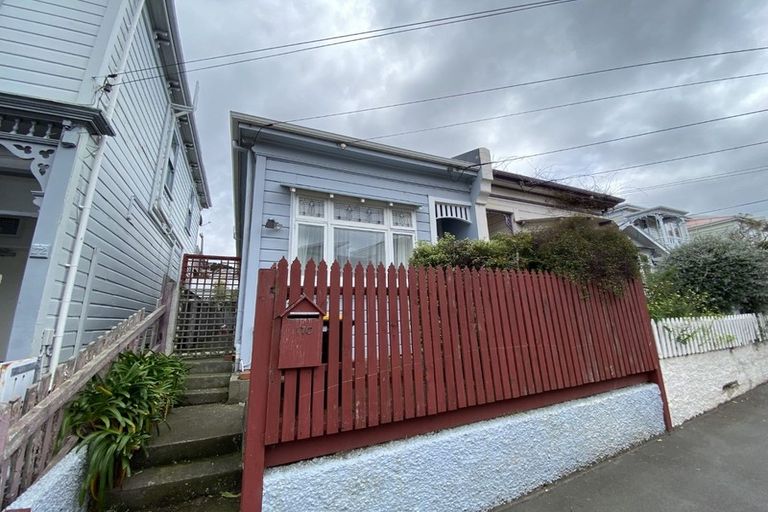 Photo of property in 170 Tasman Street, Mount Cook, Wellington, 6021