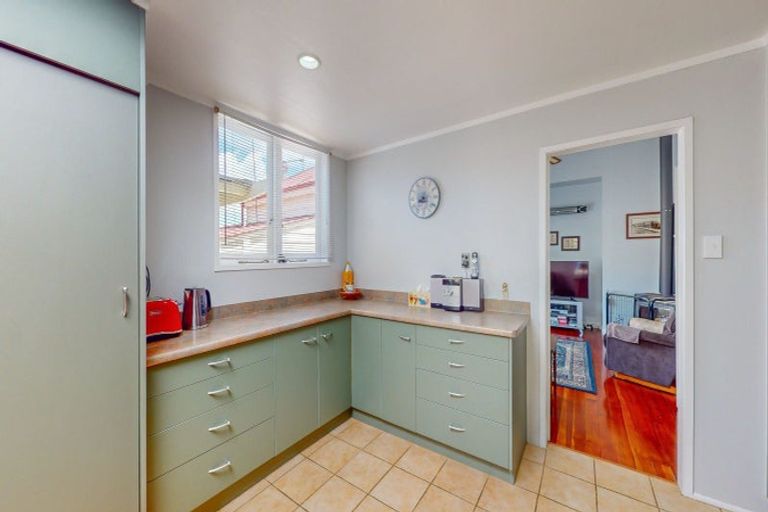 Photo of property in 102 Karaka Road, Thames, 3500