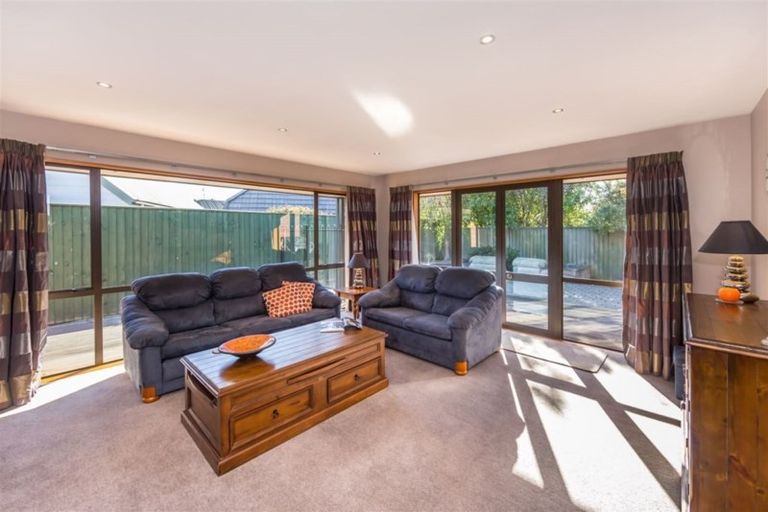 Photo of property in 49b Memorial Avenue, Ilam, Christchurch, 8053