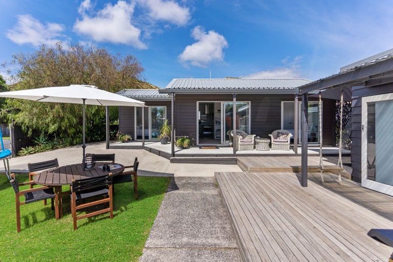 Photo of property in 1437 Clevedon Kawakawa Road, Kawakawa Bay, Papakura, 2585