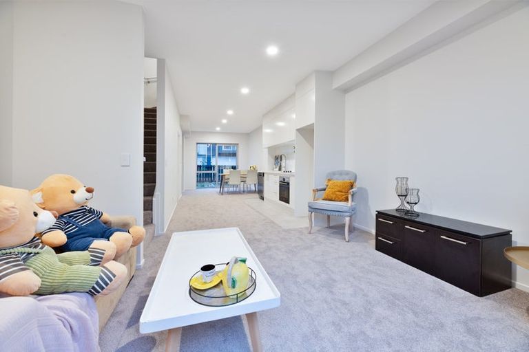 Photo of property in 10/3 Matuhi Rise, Henderson, Auckland, 0612