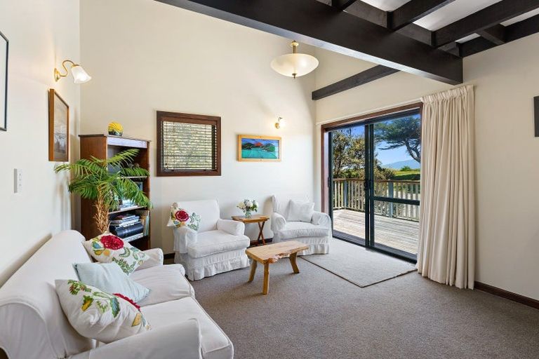 Photo of property in 2 Kitchener Street, Te Horo Beach, Otaki, 5581