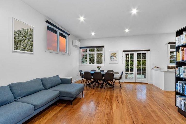 Photo of property in 18 Winton Street, St Albans, Christchurch, 8014