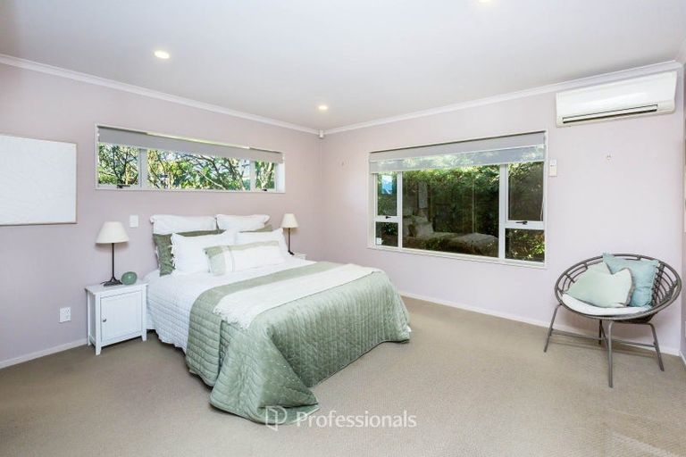 Photo of property in 10 Mcewen Crescent, Riverstone Terraces, Upper Hutt, 5018