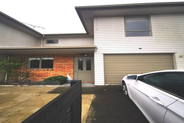 Photo of property in 24 Barnea Circle, Glen Eden, Auckland, 0602