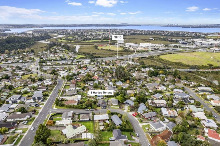 Photo of property in 3 Hartley Terrace, Massey, Auckland, 0614