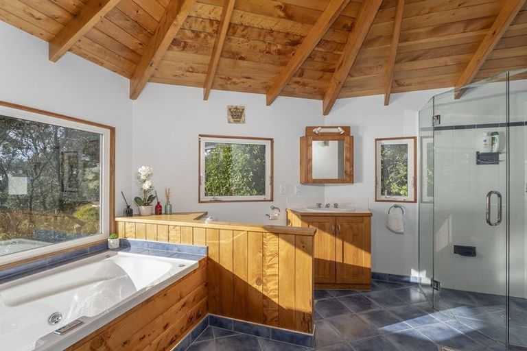 Photo of property in 61 Motuhoa Road, Tairua, 3508