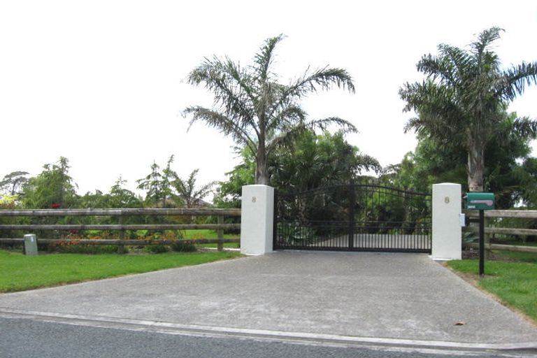Photo of property in 8 Broadwood Rise, Kumeu, 0892