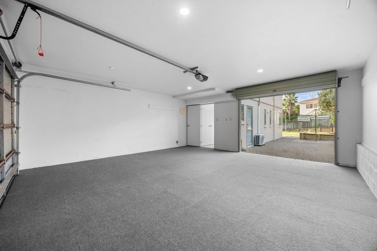 Photo of property in 68 Marina View Drive, West Harbour, Auckland, 0618