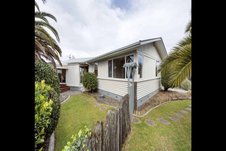 Photo of property in 16 Clematis Avenue, Pukete, Hamilton, 3200