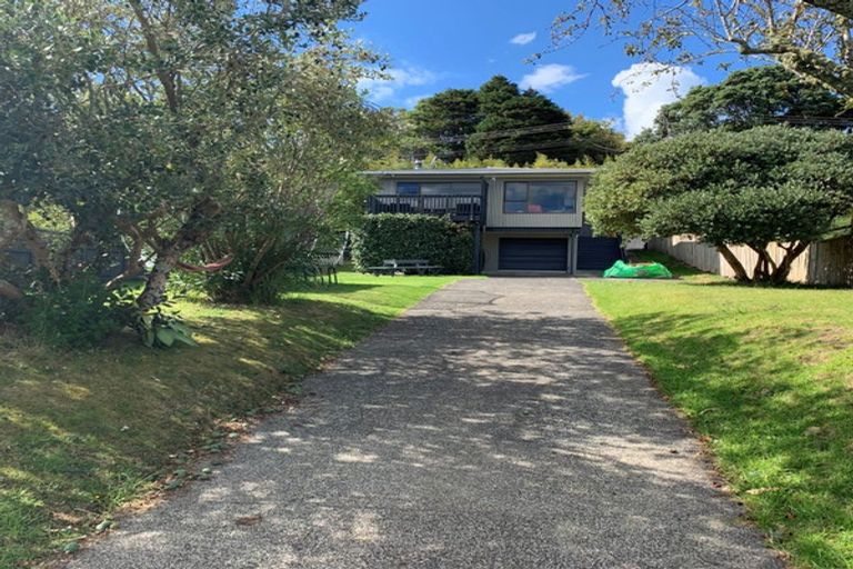 Photo of property in 5 Warwick Avenue, Titirangi, Auckland, 0604