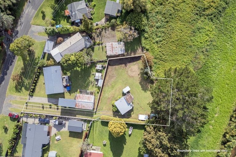 Photo of property in 5a Ocean Beach Road, Tairua, 3508