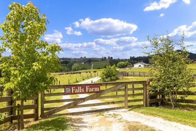 Photo of property in 237 J V Grant Road, Wellsford, 0973