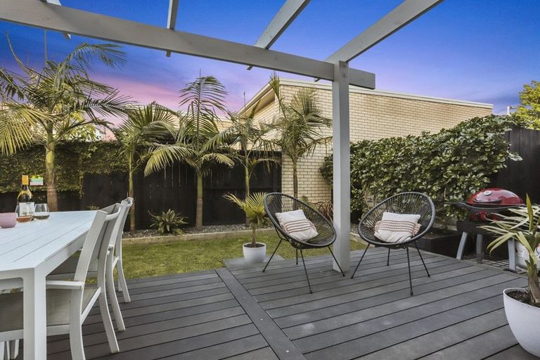 Photo of property in 28 Kanuka Road, Hobsonville, Auckland, 0616