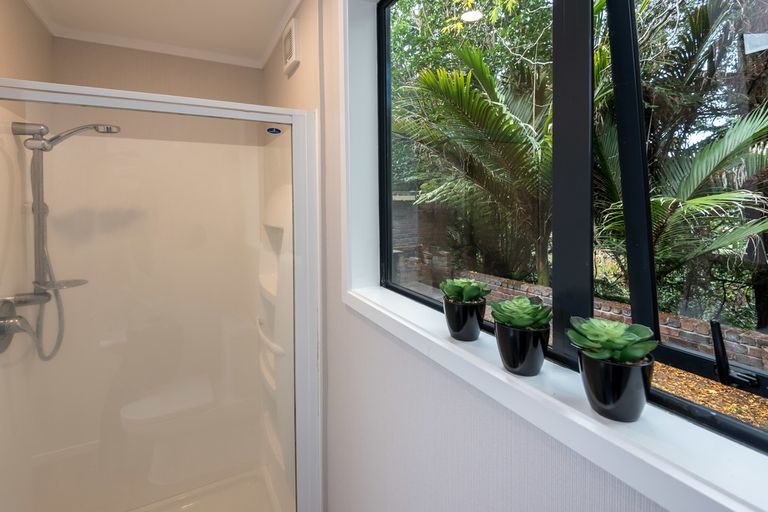 Photo of property in 12 Minerva Terrace, Cockle Bay, Auckland, 2014