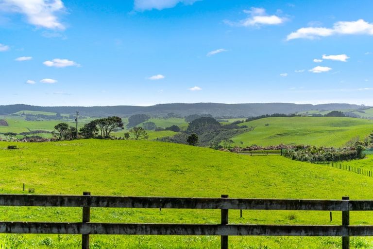 Photo of property in 107 Fuller Road, South Head, Helensville, 0874