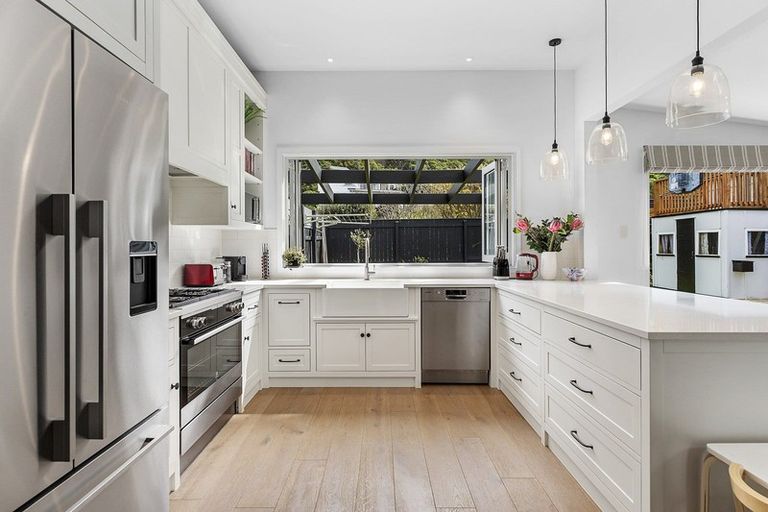 Photo of property in 56 Derwent Street, Island Bay, Wellington, 6023