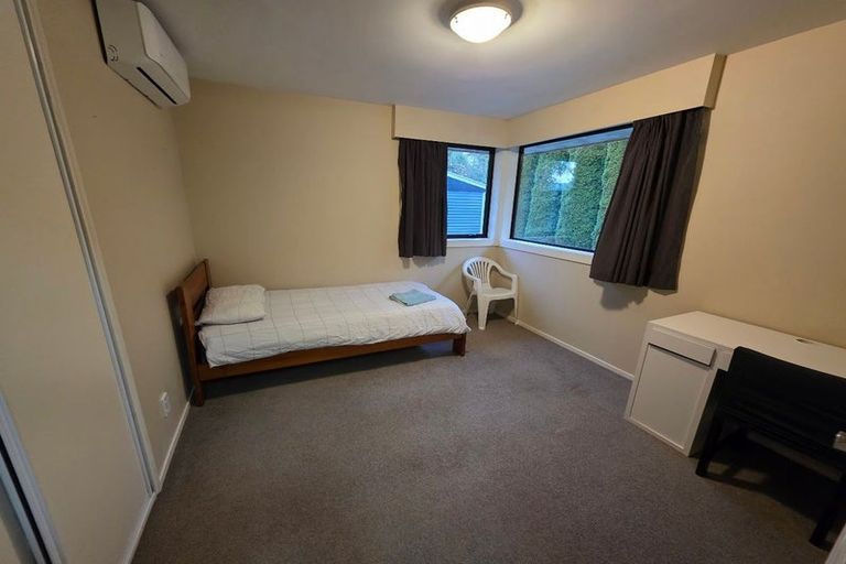 Photo of property in 15 Highland Place, Avonhead, Christchurch, 8042